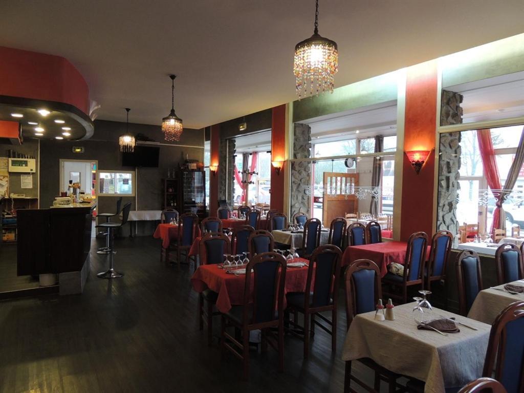 Hotel Le Hussard アランソン エクステリア 写真