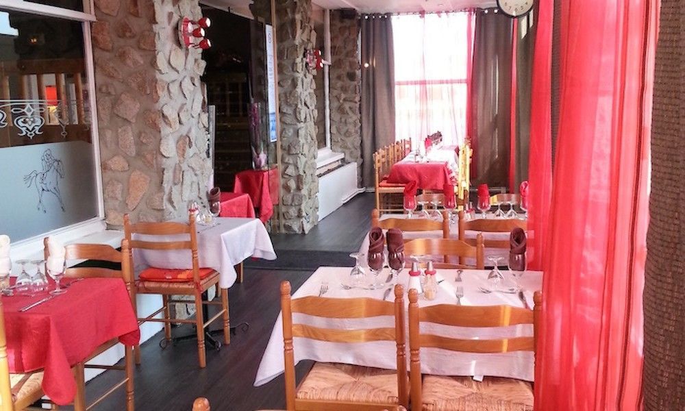Hotel Le Hussard アランソン エクステリア 写真